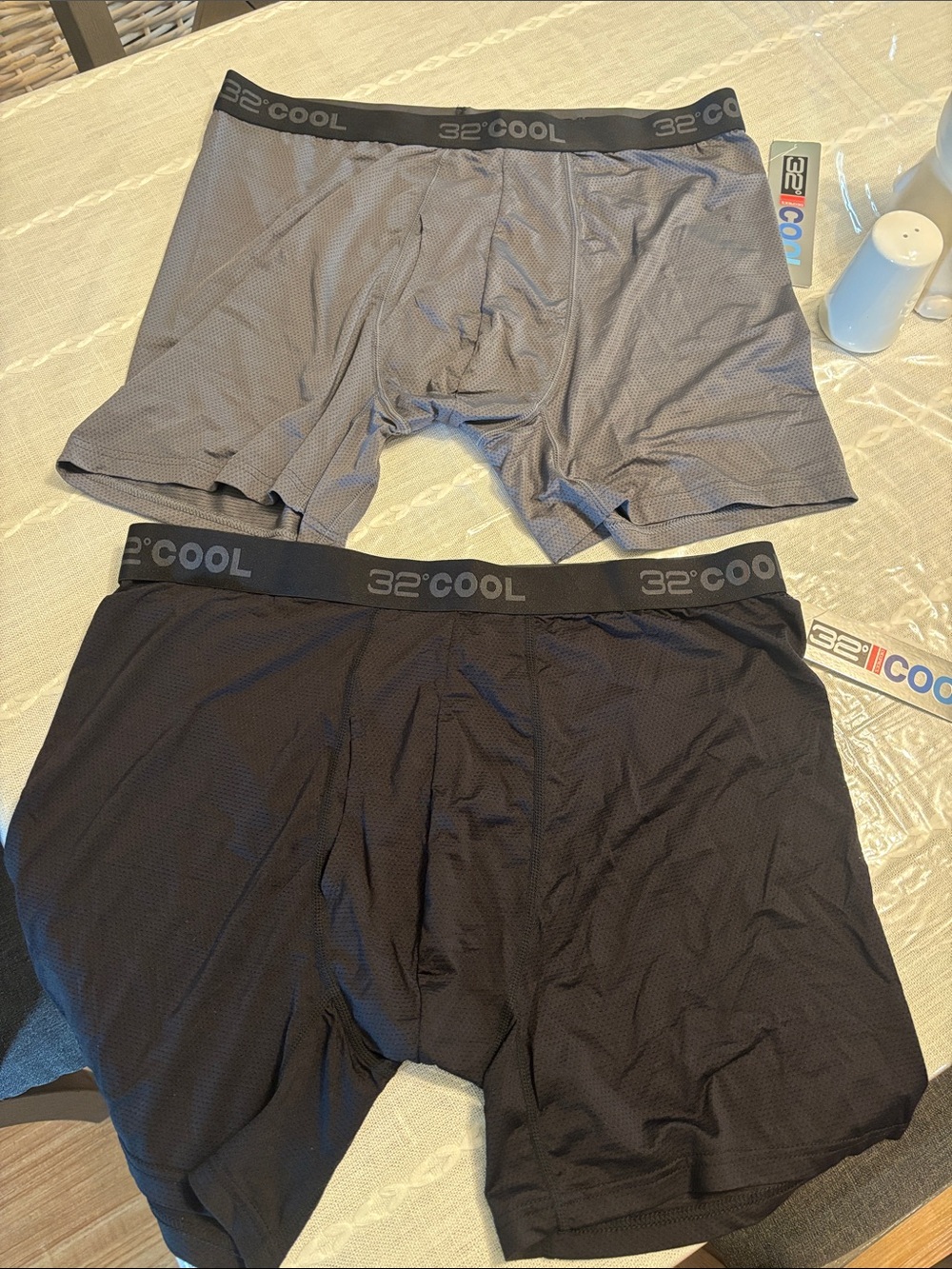 2 pair of 32 Degrees Men's Boxer Briefs - Gray & Black
